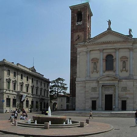 Ferienwohnung Bilocale In Centro - 10Km Da Malpensa Gallarate Exterior foto
