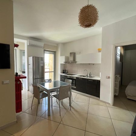Ferienwohnung Bilocale In Centro - 10Km Da Malpensa Gallarate Exterior foto