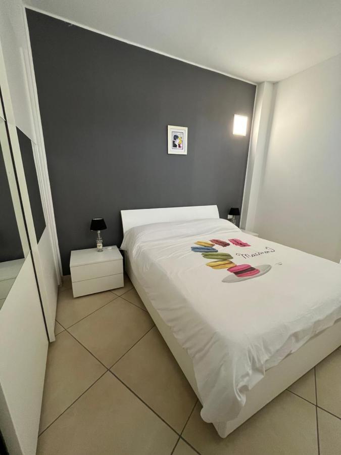 Ferienwohnung Bilocale In Centro - 10Km Da Malpensa Gallarate Exterior foto