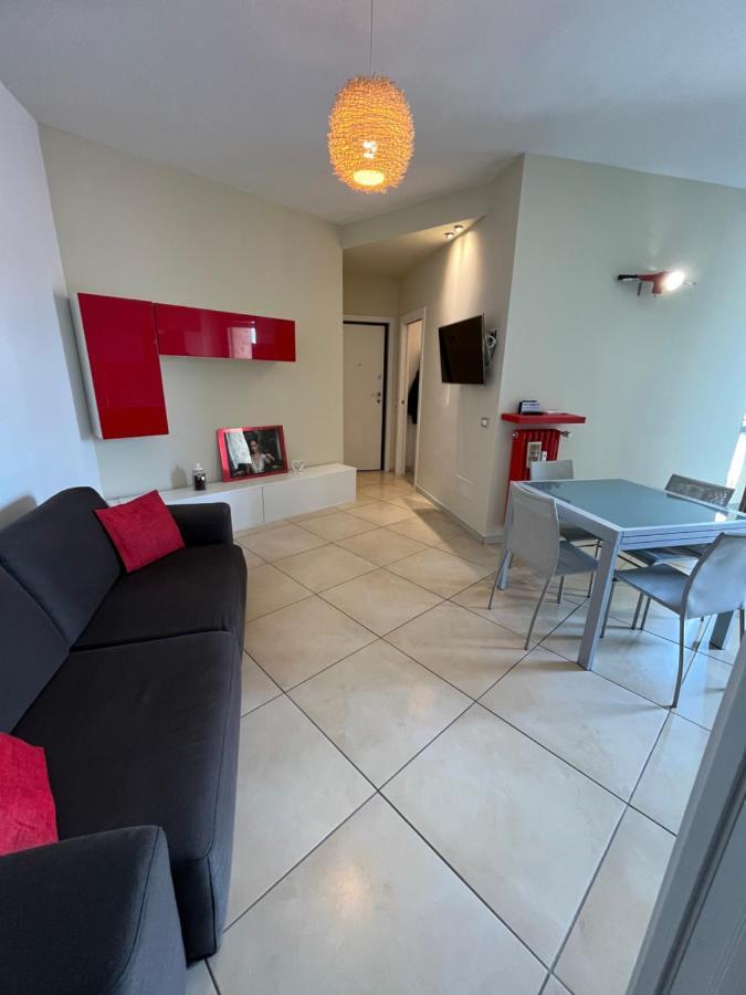 Ferienwohnung Bilocale In Centro - 10Km Da Malpensa Gallarate Exterior foto